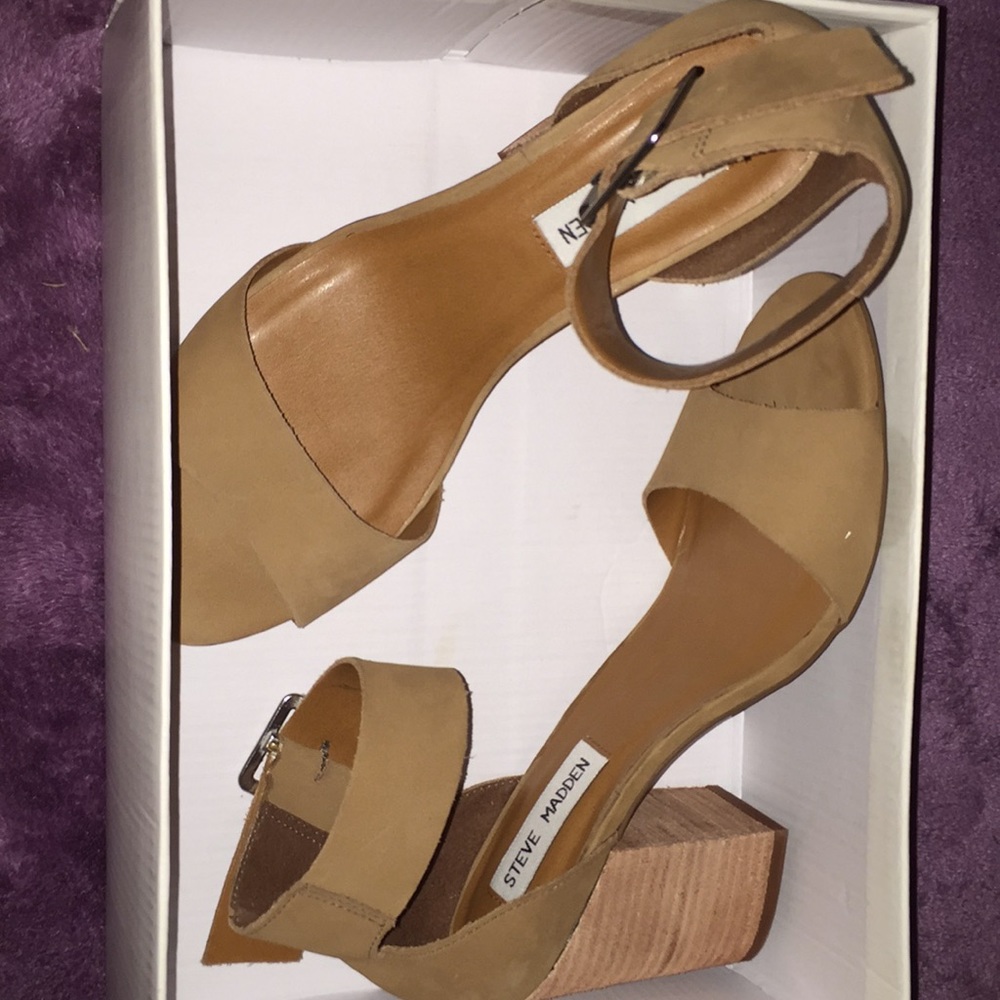 I am selling Steve Madden heels